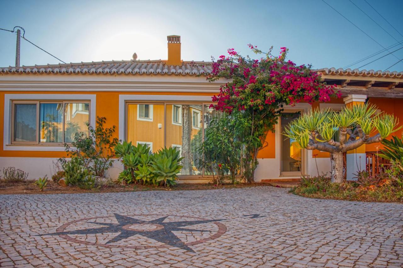 Moonshine Guest House With Private Studios And Private Cottage ラゴス エクステリア 写真