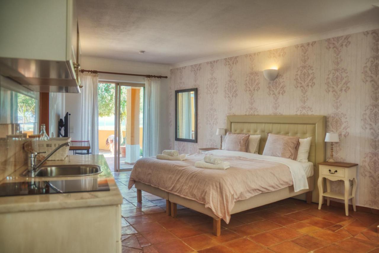 Moonshine Guest House With Private Studios And Private Cottage ラゴス エクステリア 写真