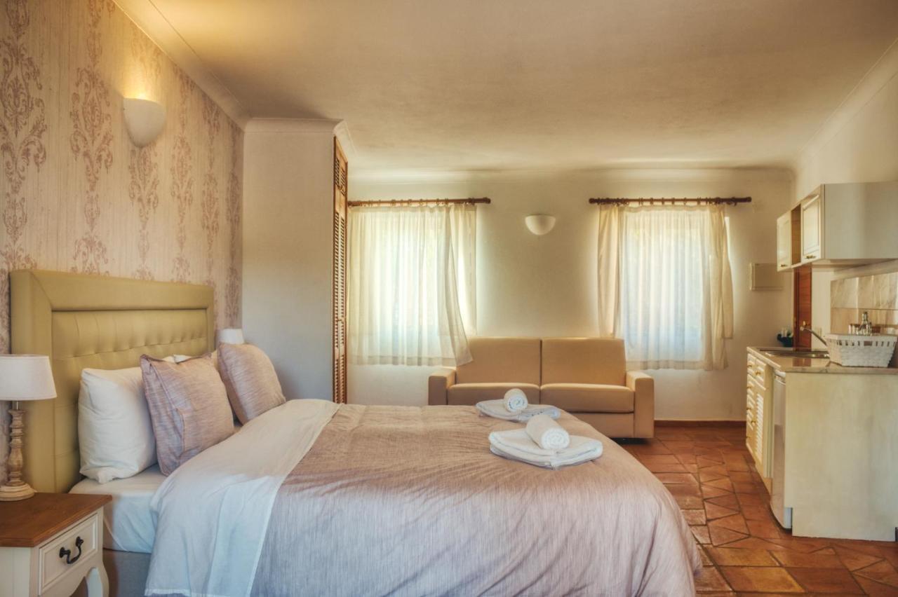 Moonshine Guest House With Private Studios And Private Cottage ラゴス エクステリア 写真