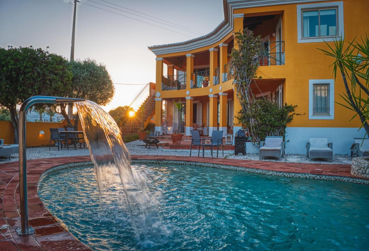 Moonshine Guest House With Private Studios And Private Cottage ラゴス エクステリア 写真