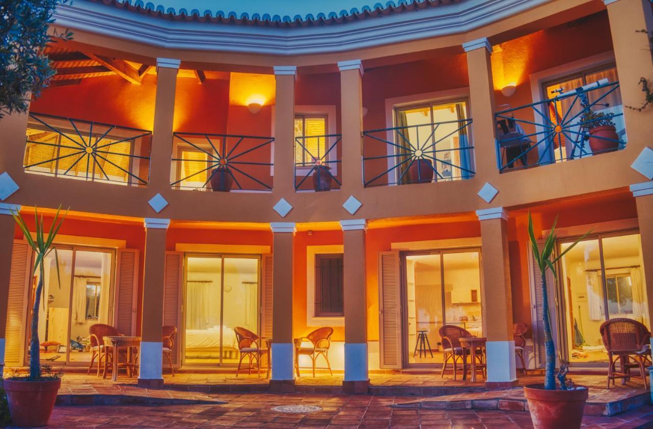 Moonshine Guest House With Private Studios And Private Cottage ラゴス エクステリア 写真