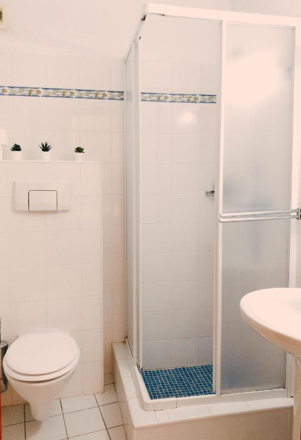 Moonshine Guest House With Private Studios And Private Cottage ラゴス エクステリア 写真